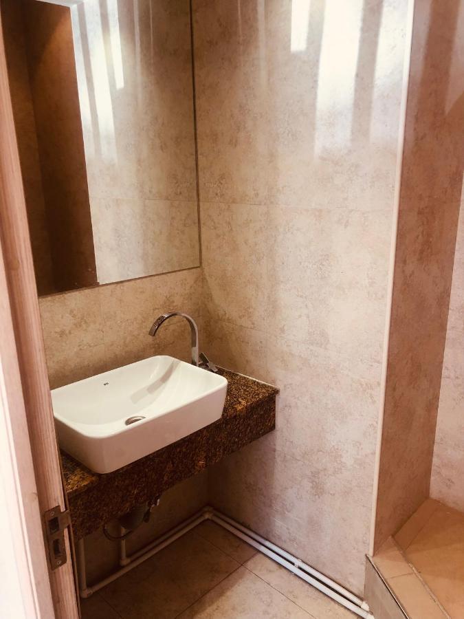 It Hotel Tumanyan Street Yerevan Ngoại thất bức ảnh